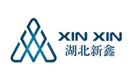 ??在國(guó)內(nèi)醫(yī)用防護(hù)服緊缺的緊急情況下，新鑫公司當(dāng)即轉(zhuǎn)產(chǎn)，生產(chǎn)醫(yī)用防護(hù)服、靴套、熔噴布等緊缺防疫物資。